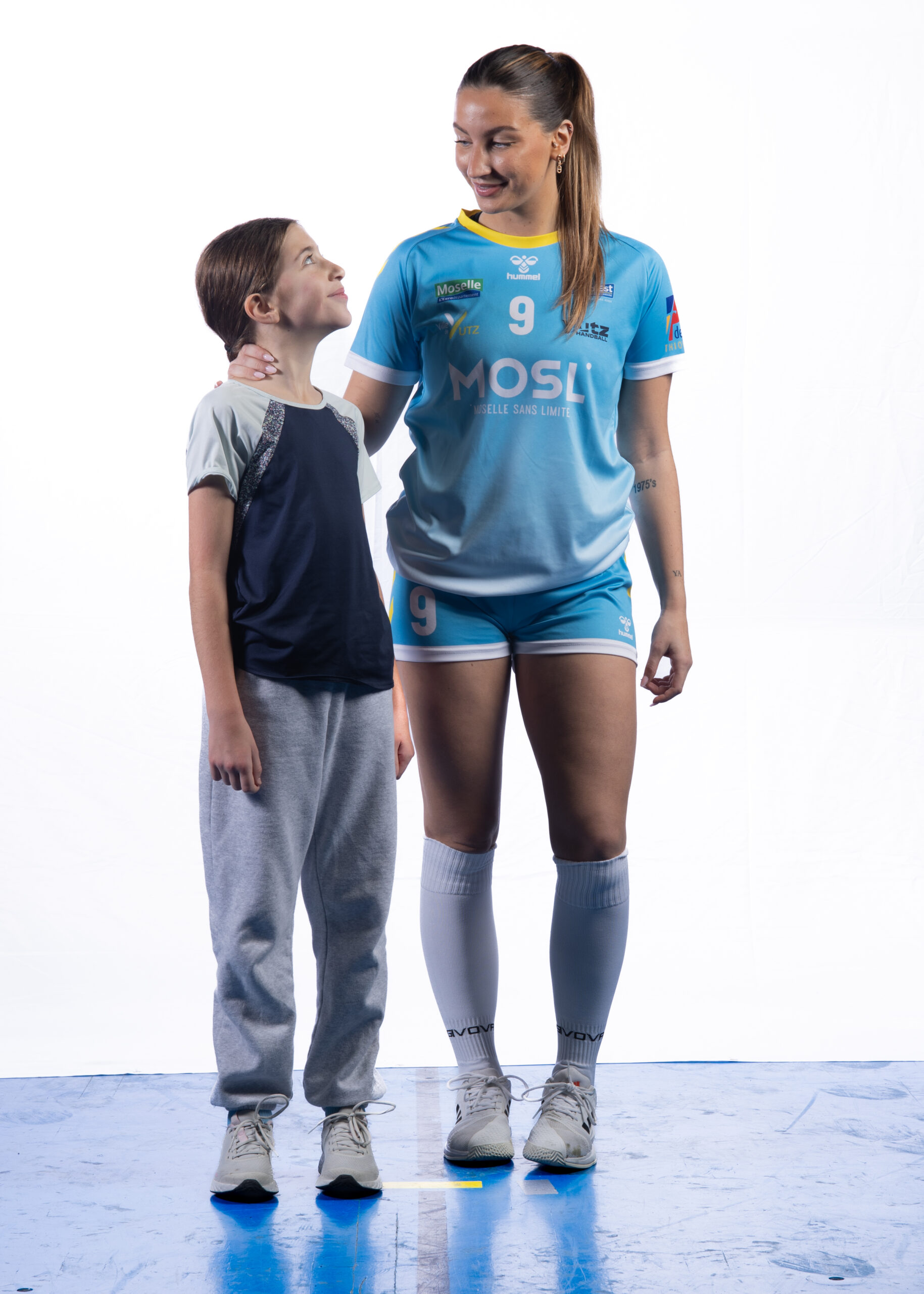Yutz_Hand23_com1sport-22