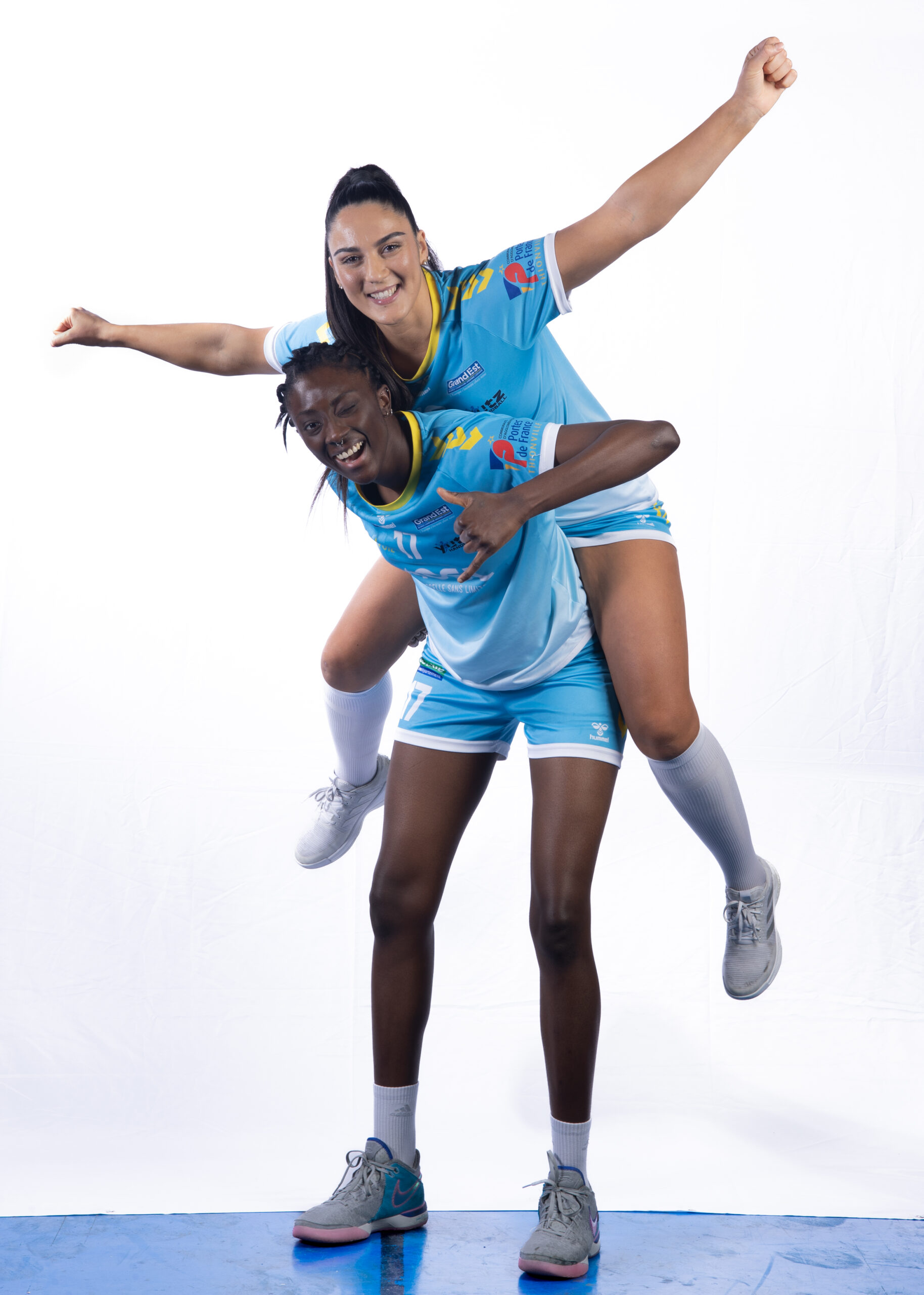 Yutz_Hand23_com1sport-37