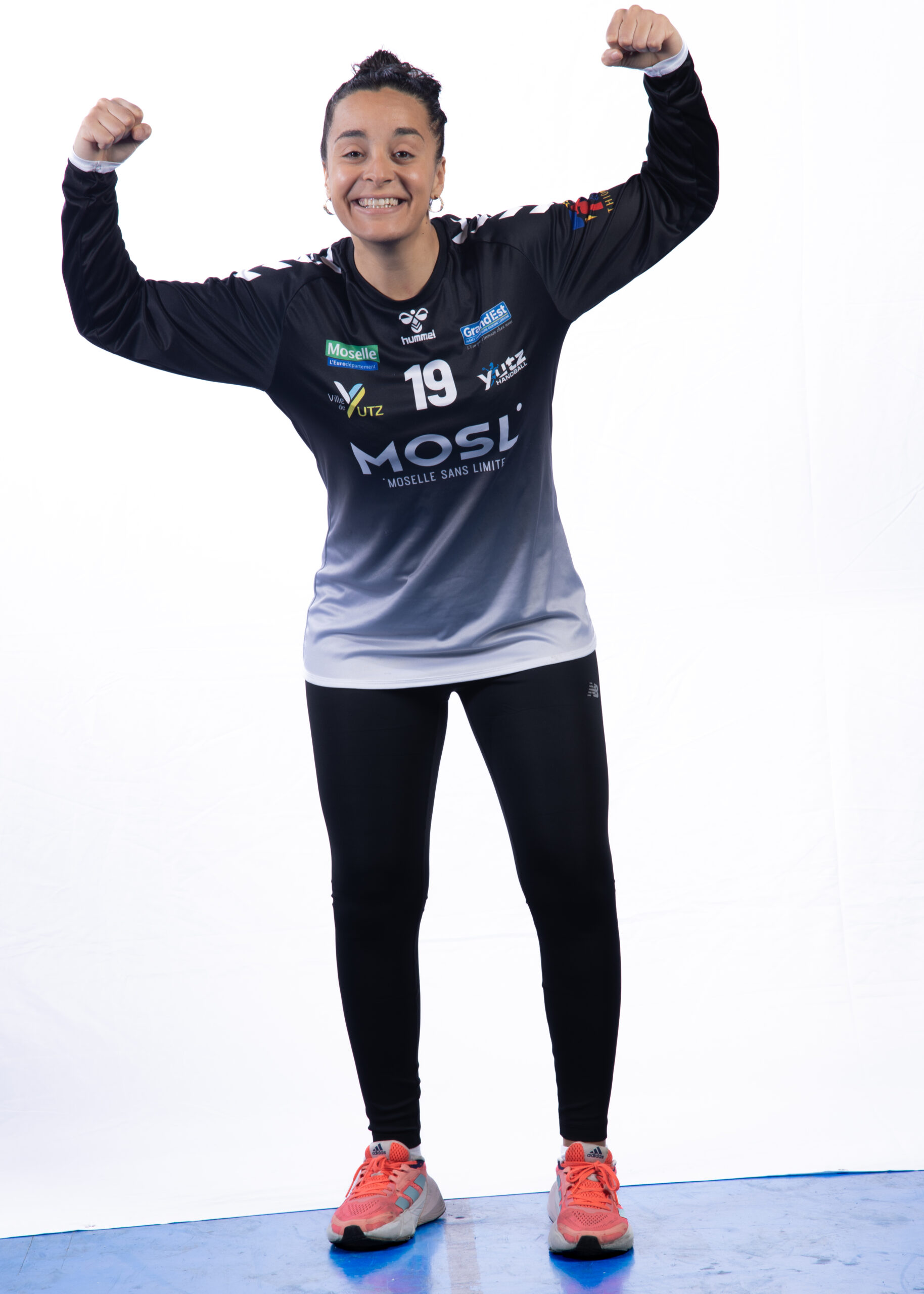 Yutz_Hand23_com1sport-39