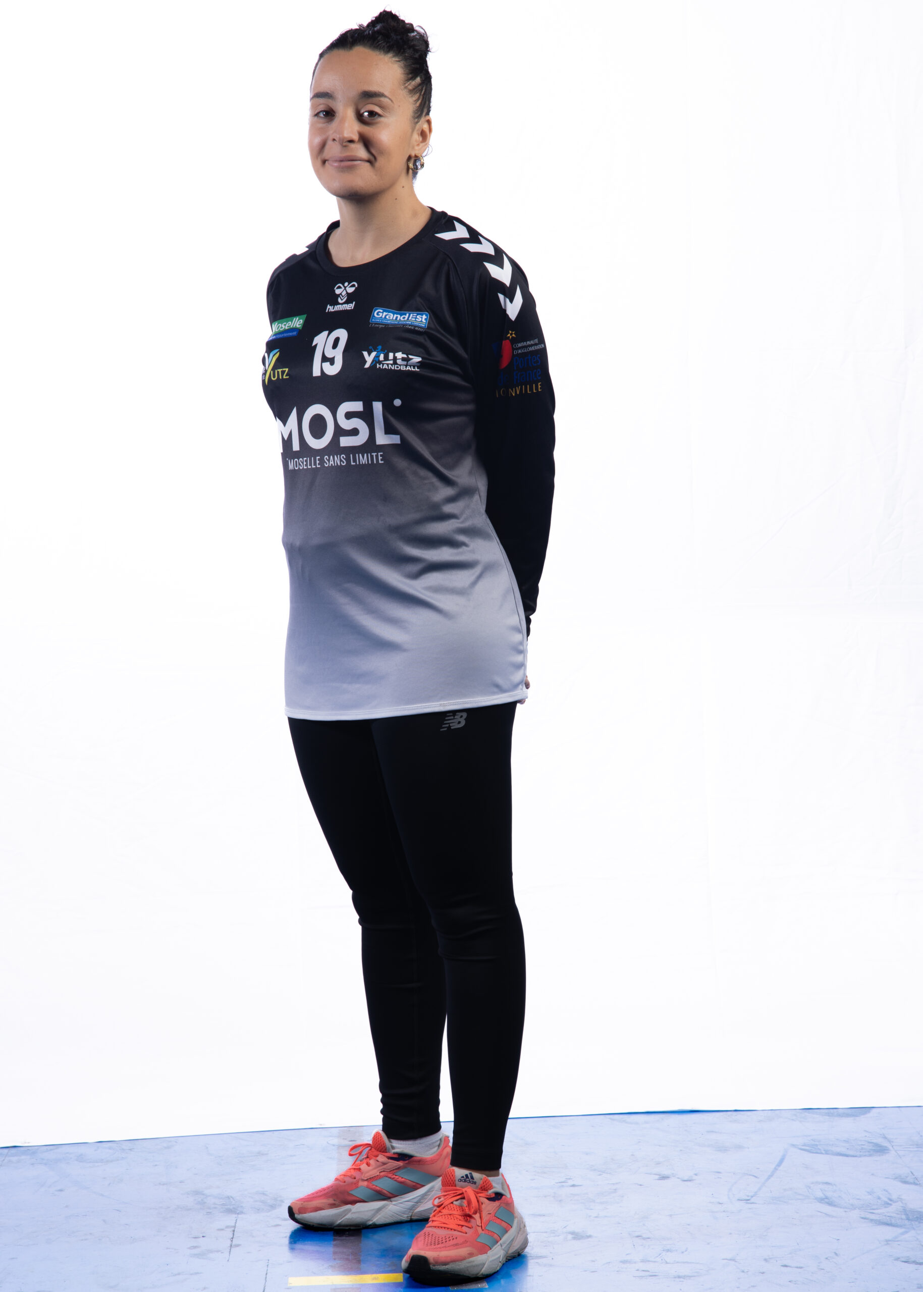 Yutz_Hand23_com1sport-40